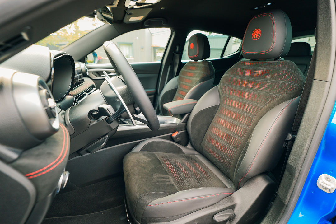 Alfa-Romeo-Tonale-Front-Seat